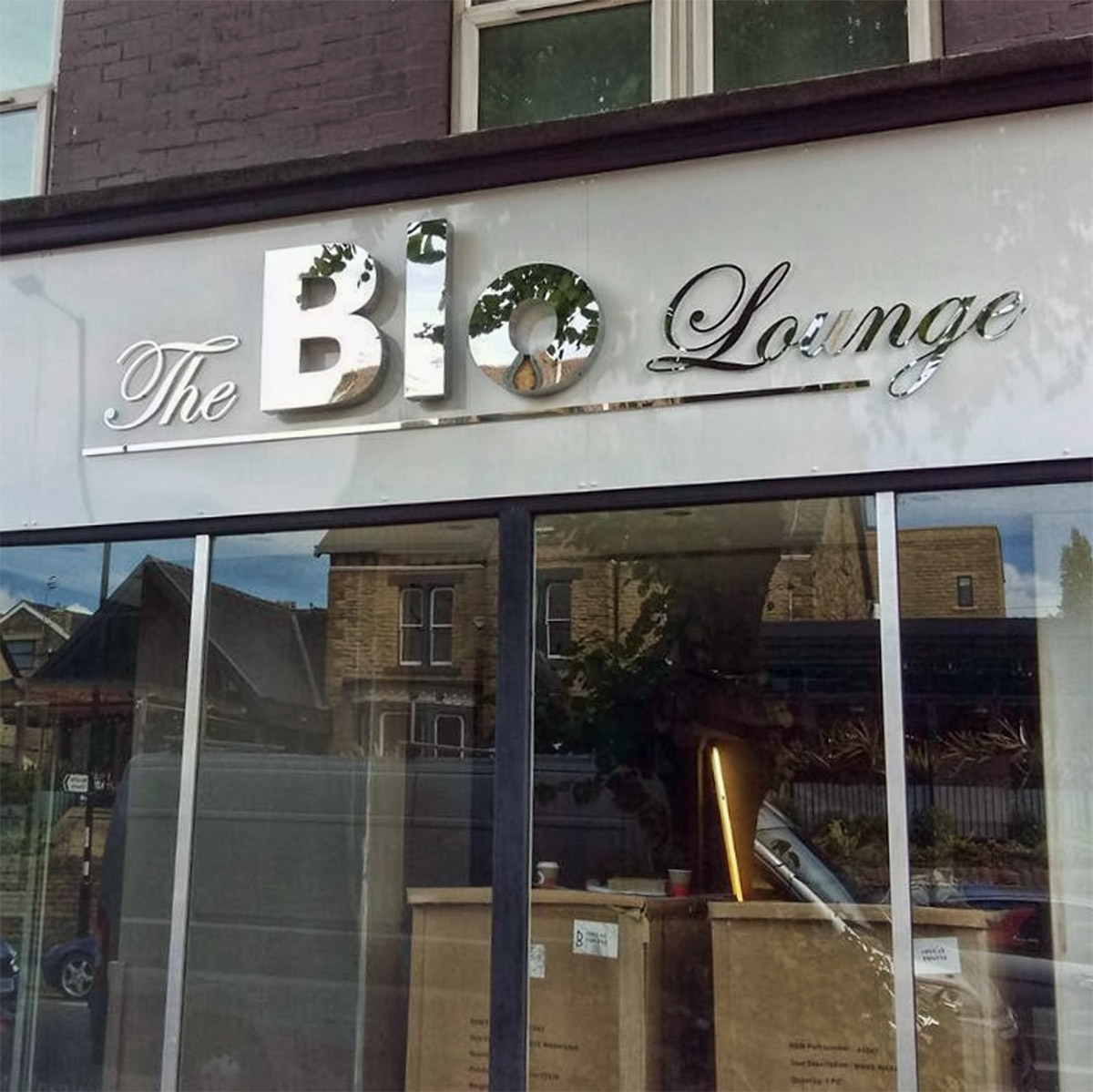 The Blo Lounge, Ecclesall Road, Sheffield - Flat cut & 3D led halo illuminated mirror polished stainless steel lettering 